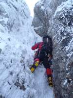 Andy - Leading Comb Gully IV,4 on The Ben  [Zac Poulton]