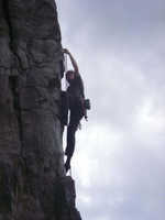 James leading Pale Rider, 6a