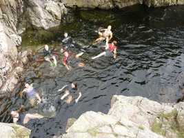 Unsynchronised synchronised swimming Unsynchronised synchronised swimming