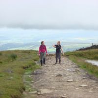 Sam demonstrates subtle techniques for dealing with the 3 Peaks crowds (Dave Shotton)