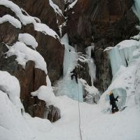 Starting Bakveien (WI 4), Upper Gorge. (Colin Maddison)