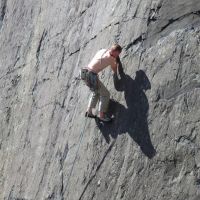 Mike leading The Great Curve E2 (Dave Wylie)