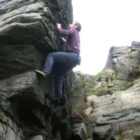 Andy P soloing Cheek VS 5a (Roger Dyke)