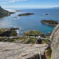 Liam topping out on Pianohandler Lunds Rute N4+ at Pianokrakken
