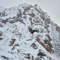 Freehanging abseil from the top of Savage Slit. Yes, its Steep! (Andy Stratford)